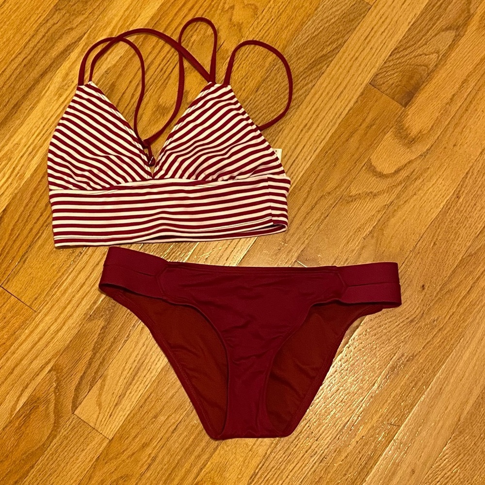 NWOT Mossimo Bikini top XS bottoms Small ☀️